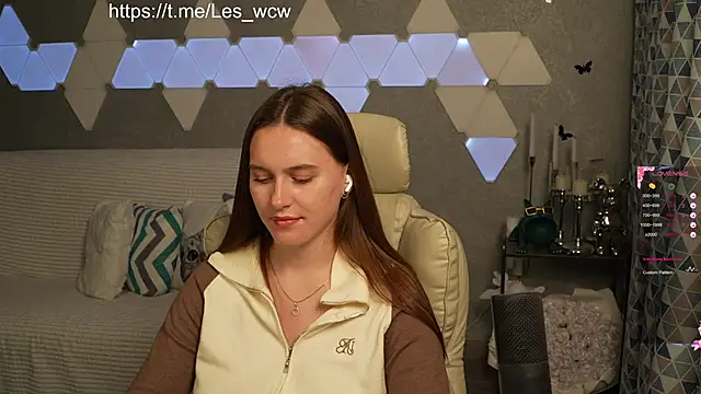 Snapshot of HarleyDeess chatting on 11/02/25, 10:45 HarleyDeess online show from 11/02/25, 10:45