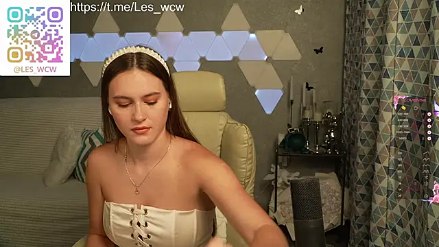 Snapshot of HarleyDeess chatting on 11/04/25, 10:20 HarleyDeess online show from 11/04/25, 10:20