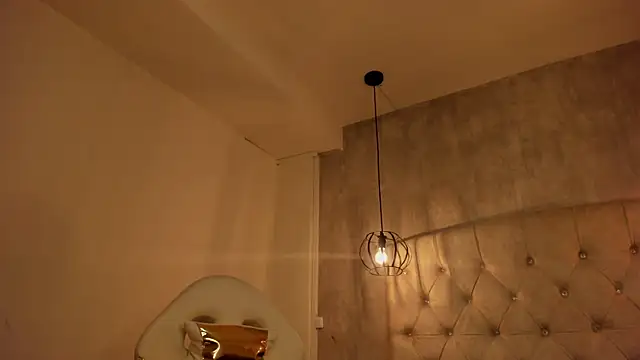 Snapshot of Alice_Laurentt chatting on 02/15/25, 09:16 Alice Laurentt online show from 02/15/25, 09:16