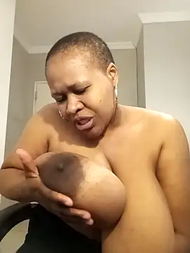 bustylisa1983 online show from 09/10/25, 08:36