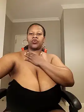 bustylisa1983 online show from 10/18/25, 04:59