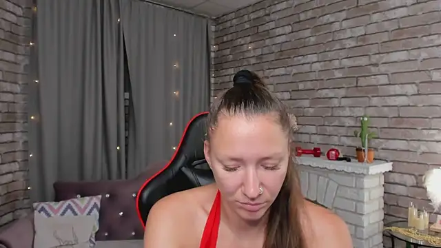 Snapshot of SarahCoksss chatting on 06/11/26, 02:53 SarahCoksss online show from 06/11/26, 02:53