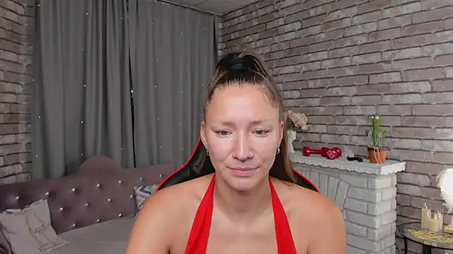 Snapshot of SarahCoksss chatting on 07/17/26, 12:39 SarahCoksss online show from 07/17/26, 12:39
