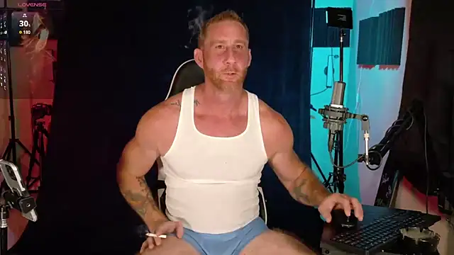 Snapshot of FiftyShadez chatting on 10/11/25, 01:27 FiftyShadez online show from 10/11/25, 01:27