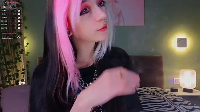 TristaRoht online show from 12/19/24, 03:08