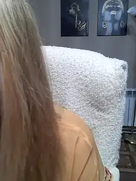 Snapshot of koroleva70 chatting on 09/27/25, 05:40 koroleva70 online show from 09/27/25, 05:40