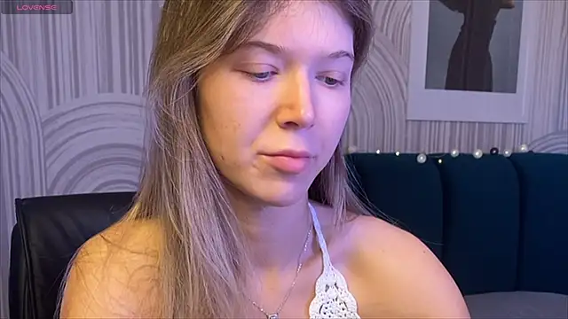 viviann evans online show from 11/08/25, 01:06