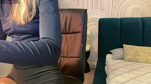 viviann evans online show from 02/04/26, 01:00