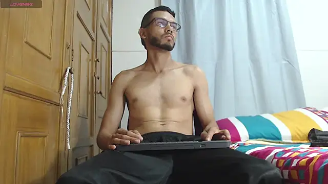 russthiago online show from 05/06/26, 02:11