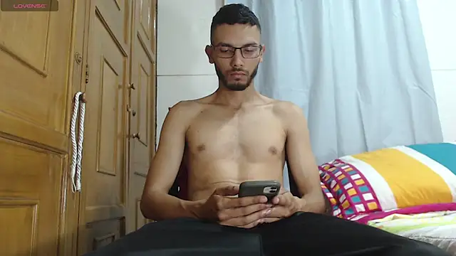 russthiago online show from 05/09/26, 02:44