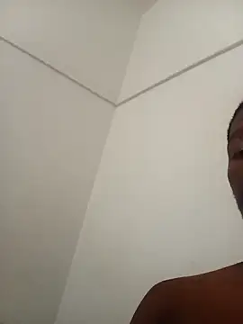 Snapshot of Vuyokaki chatting on 02/04/26, 08:31 Vuyokaki online show from 02/04/26, 08:31