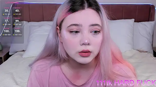 Snapshot of __KawaiiYuki__ chatting on 01/10/25, 08:40 KawaiiYuki online show from 01/10/25, 08:40