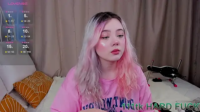 Snapshot of __KawaiiYuki__ chatting on 01/23/25, 08:46 KawaiiYuki online show from 01/23/25, 08:46