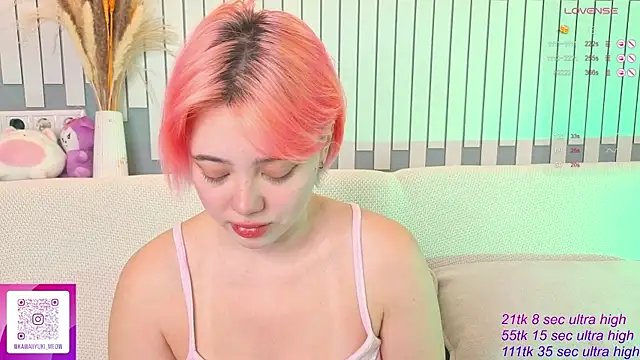 Snapshot of __KawaiiYuki__ chatting on 10/04/25, 04:54 KawaiiYuki online show from 10/04/25, 04:54