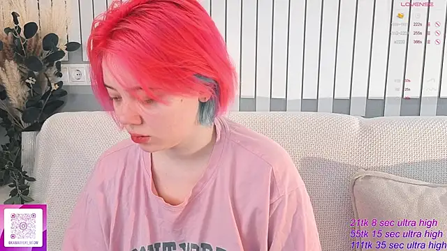 Snapshot of __KawaiiYuki__ chatting on 11/15/25, 06:22 KawaiiYuki online show from 11/15/25, 06:22