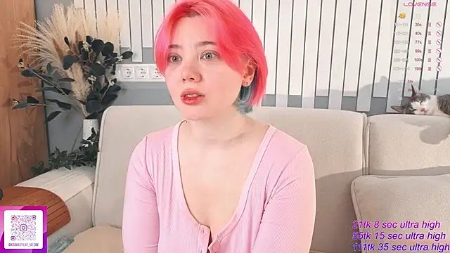 Snapshot of __KawaiiYuki__ chatting on 11/21/25, 06:56 KawaiiYuki online show from 11/21/25, 06:56