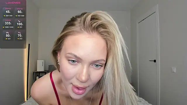 Snapshot of sarahphyllis chatting on 04/24/26, 08:55 sarahphyllis online show from 04/24/26, 08:55