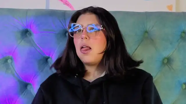 Paola Lyon  online show from 02/11/26, 11:37