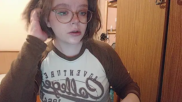 Snapshot of Chmiri_cb chatting on 12/21/24, 07:16 Chmiri cb online show from 12/21/24, 07:16