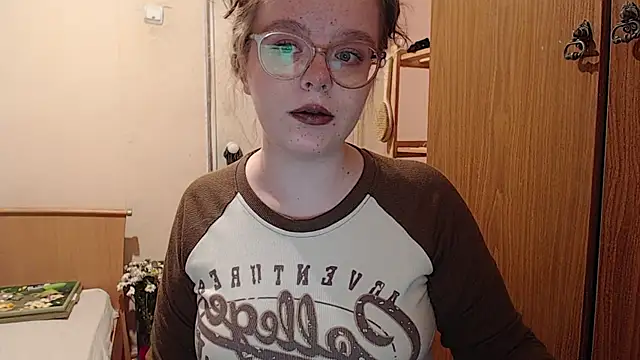 Snapshot of Chmiri_cb chatting on 03/10/25, 12:15 Chmiri cb online show from 03/10/25, 12:15