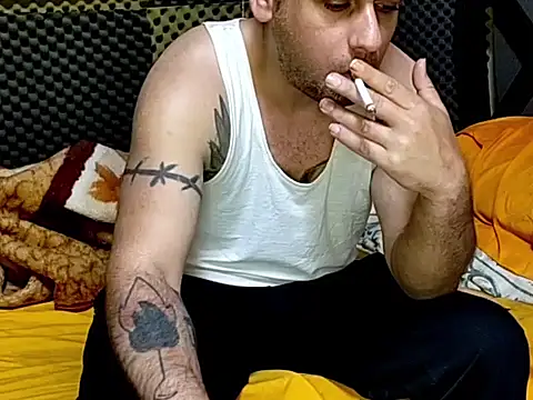 Snapshot of Arabeyes chatting on 10/17/25, 04:53 Arabeyes online show from 10/17/25, 04:53