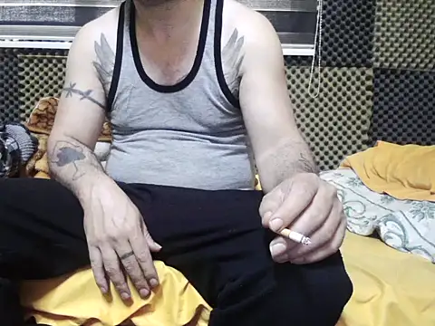 Snapshot of Arabeyes chatting on 10/27/25, 09:13 Arabeyes online show from 10/27/25, 09:13