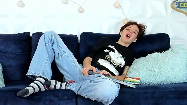 Snapshot of daniel_hot03 chatting on 03/13/25, 02:01 daniel hot03 online show from 03/13/25, 02:01