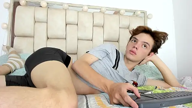 Snapshot of daniel_hot03 chatting on 11/10/25, 08:30 daniel hot03 online show from 11/10/25, 08:30