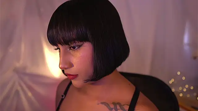 JulietaWinona online show from 01/19/25, 09:34