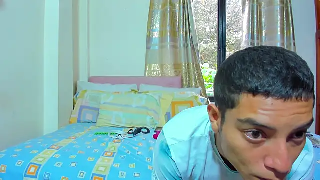 Snapshot of AnderAndMartina chatting on 03/05/25, 01:28 AnderAndMartina online show from 03/05/25, 01:28