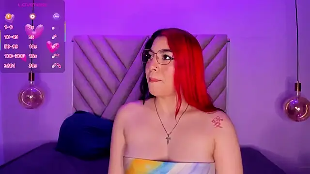 EmmaSwift  online show from 10/13/25, 02:55