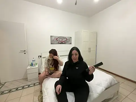 Snapshot of Chloe_Ricci chatting on 01/11/25, 07:59 Chloe Ricci online show from 01/11/25, 07:59