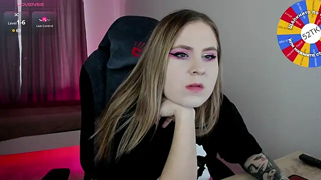 Olivia Munk online show from 02/09/25, 07:38