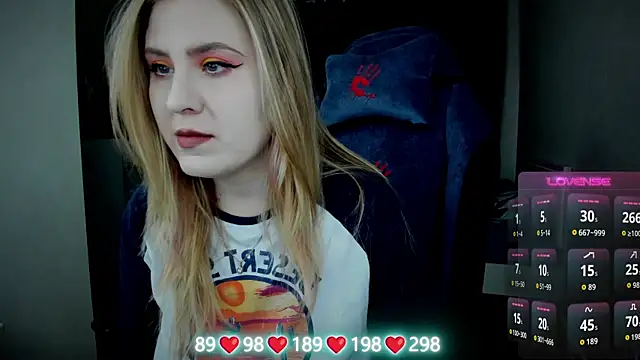 Olivia Munk online show from 09/30/25, 04:39