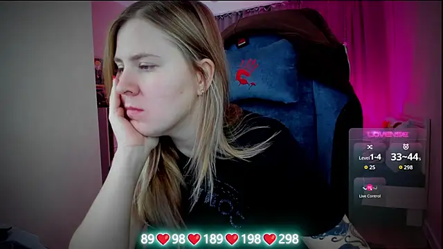 Olivia Munk online show from 11/07/25, 04:01