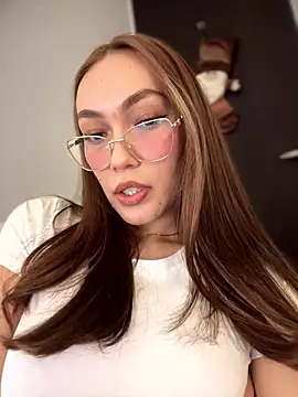 MichelleFerry  online show from 12/06/24, 04:14