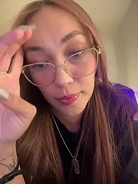 Snapshot of MichelleFerry_ chatting on 02/10/25, 04:41 MichelleFerry online show from 02/10/25, 04:41