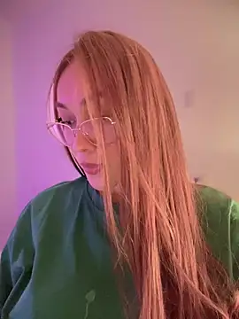 Snapshot of MichelleFerry_ chatting on 03/01/25, 07:08 MichelleFerry online show from 03/01/25, 07:08