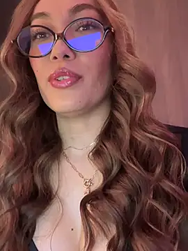 Snapshot of MichelleFerry_ chatting on 03/16/25, 02:32 MichelleFerry online show from 03/16/25, 02:32