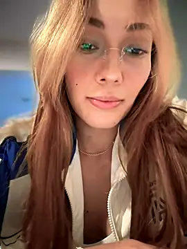 Snapshot of MichelleFerry_ chatting on 10/15/25, 01:06 MichelleFerry online show from 10/15/25, 01:06