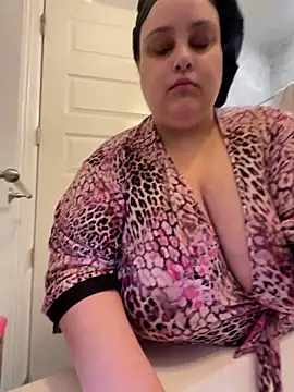 Snapshot of bbwredhead chatting on 05/05/26, 05:48 bbwredhead online show from 05/05/26, 05:48