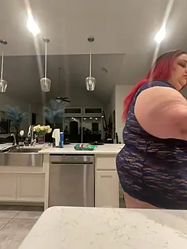 Snapshot of bbwredhead chatting on 05/07/26, 02:28 bbwredhead online show from 05/07/26, 02:28
