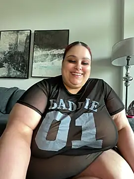 Snapshot of bbwredhead chatting on 05/17/26, 06:26 bbwredhead online show from 05/17/26, 06:26