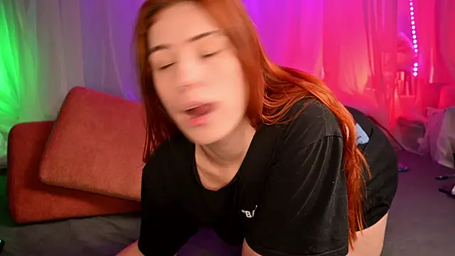 Claudia and elon  online show from 02/07/26, 09:35