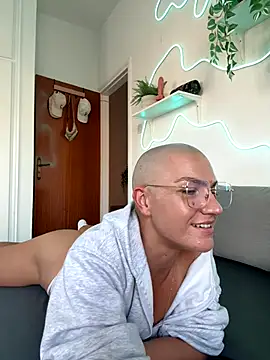 PaulinaSchubert1 online show from 11/10/25, 01:54