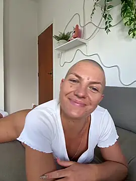 PaulinaSchubert1 online show from 04/11/26, 01:37