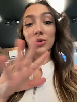 Snapshot of AnnaCastillo_ chatting on 09/12/25, 06:30 AnnaCastillo online show from 09/12/25, 06:30