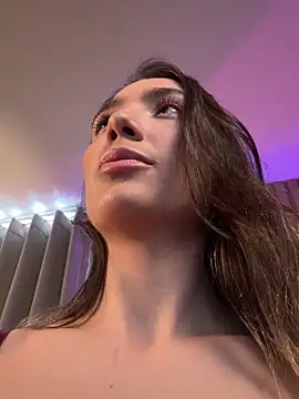 Snapshot of AnnaCastillo_ chatting on 11/26/25, 09:05 AnnaCastillo online show from 11/26/25, 09:05