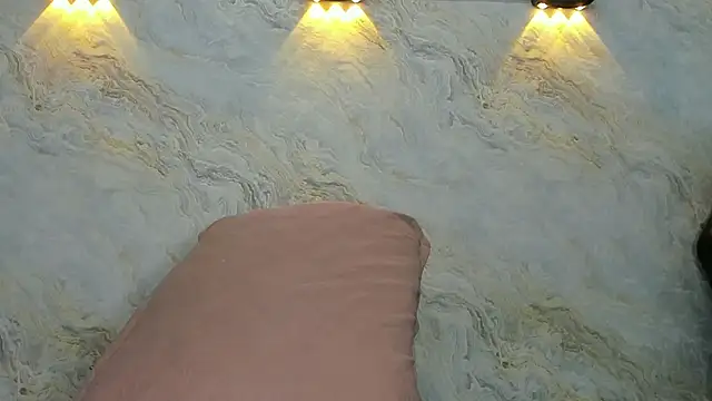 jones maddy  online show from 02/17/25, 12:05