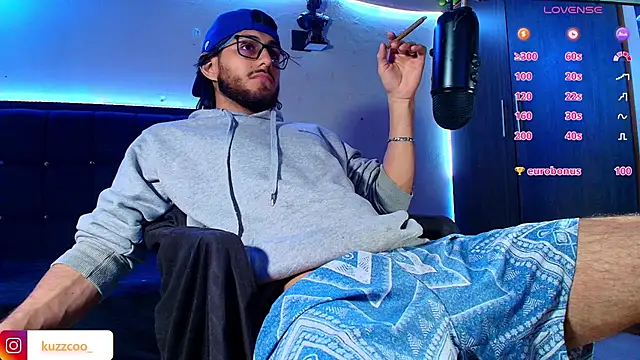 kuzzcoo online show from 10/01/25, 02:06